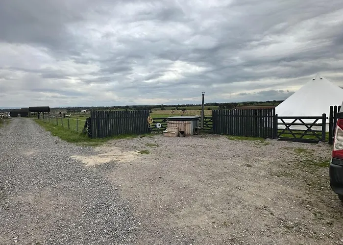 בית נופש Unit 0 - Fully Serviced Weather Pitch With Hot Tub *