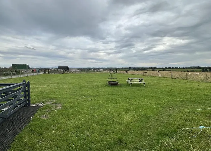 Unit 0 - Fully Serviced Weather Pitch With Hot Tub בית נופש