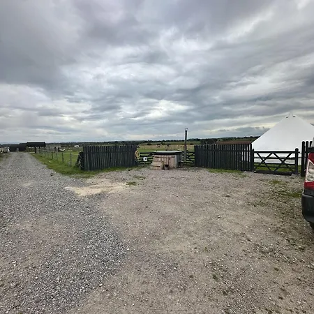 펜션 Unit 0 - Fully Serviced Weather Pitch With Hot Tub *